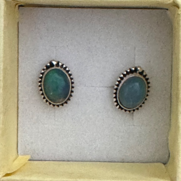 ETHIOPIAN FIRE OPAL SILVER STUDD EARRINGS - Picture 8 of 8